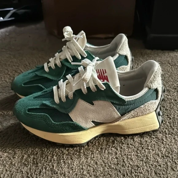 New Balance Green and White Sneakers - Picture 3 of 11